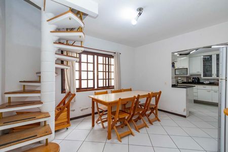 6_photo/94dce50c0b.9612c2c0390caf5f-ATLAS-30d6361e-c8bc-42c6-8859-e8a961ea70e3.jpg de casa à venda com 5 quartos, 262m² em Cajuru, Curitiba
