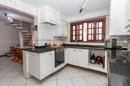 7_photo/94dce50c0b.9612c2c0390caf5f-ATLAS-d896eea0-ebeb-4f09-ae04-1e6195f161c8.jpg de casa à venda com 5 quartos, 262m² em Cajuru, Curitiba