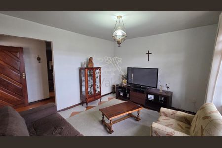 6_photo/94dce50d83.210363f7da379e19-ATLAS-5b8bacb6-4e0f-41a7-a345-7de2a8083e0f.jpg de casa à venda com 4 quartos, 240m² em Cajuru, Curitiba