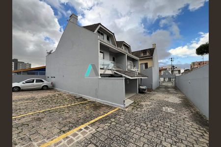 29_photo/94dce50e51.ceff8192393c33de-ATLAS-aaa1330c-e11a-46ff-aeda-171b59b2cef2.jpg de casa à venda com 3 quartos, 220m² em Cajuru, Curitiba