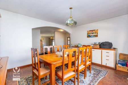 4_photo/94dce50eb5.cef5064140c4ac7c-ATLAS-0fb8a626-e164-4692-a34b-9ae191fe08f8.jpg de casa à venda com 4 quartos, 378m² em Capão da Imbuia, Curitiba