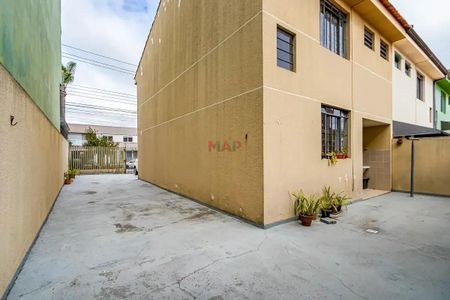 33_photo/94dce51299.8a89dcb0f3fd7f25-ATLAS-d0d74132-3075-4239-b159-a1c359541163.jpg de casa à venda com 3 quartos, 112m² em Cajuru, Curitiba