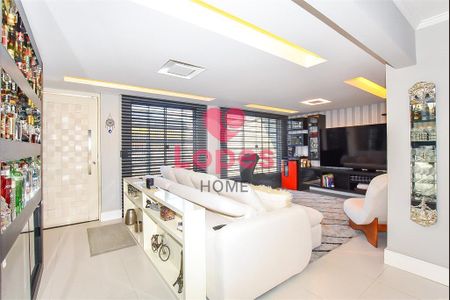 4_photo/94dce512c7.dcaaaf9a7a00eb3d-ATLAS-a1c94def-f86e-4f84-8b7b-fe33cbd4fbf9.jpg de casa à venda com 4 quartos, 157m² em Cajuru, Curitiba