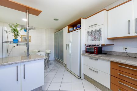 20_photo/94dce515df.2a17df7df6ae08cb-ATLAS-007603fd-4020-45d3-b6ef-dd4a77650248.jpg de casa à venda com 4 quartos, 272m² em Jardim das Américas, Curitiba