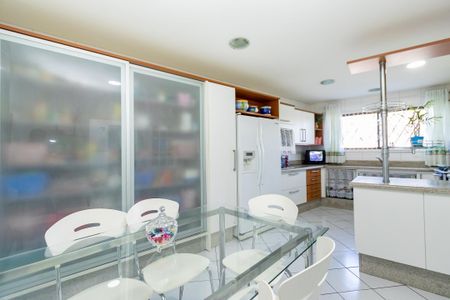 15_photo/94dce515df.2a17df7df6ae08cb-ATLAS-c2608baa-0ff1-4fc0-aada-28b07fa91cc7.jpg de casa à venda com 4 quartos, 272m² em Jardim das Américas, Curitiba