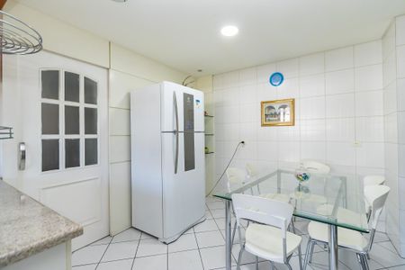 16_photo/94dce515df.2a17df7df6ae08cb-ATLAS-dae44a16-8b77-4067-b231-eb21a5dcf90e.jpg de casa à venda com 4 quartos, 272m² em Jardim das Américas, Curitiba