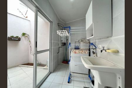 8_photo/94dce515e7.18e6ac91b37a8e88-ATLAS-7eab5dc6-2dc9-4b3e-8aa0-16f263bcdc9a.jpg de casa à venda com 4 quartos, 173m² em Jardim das Américas, Curitiba