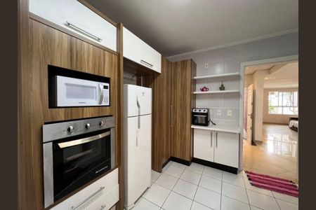 7_photo/94dce515e7.18e6ac91b37a8e88-ATLAS-fd9e6903-a82a-4b1e-9d1d-5dd7a35540b6.jpg de casa à venda com 4 quartos, 173m² em Jardim das Américas, Curitiba