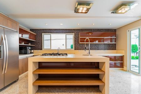 12_photo/94dce515ed.8d1d596cf1356774-ATLAS-0c62d6e3-664f-4b04-ac0a-4e8b75b0c9d0.jpg de casa para alugar com 3 quartos, 550m² em Jardim das Américas, Curitiba