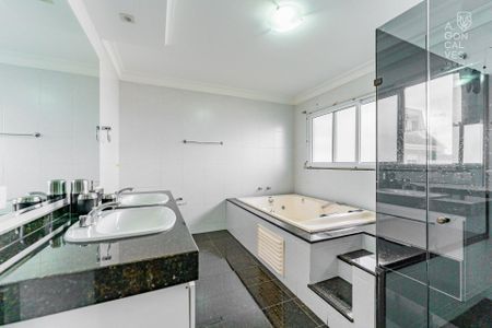 11_photo/94dce515ed.8d1d596cf1356774-ATLAS-42d4aa14-6fc6-48db-b4fd-fb9de44fb3d6.jpg de casa para alugar com 3 quartos, 550m² em Jardim das Américas, Curitiba