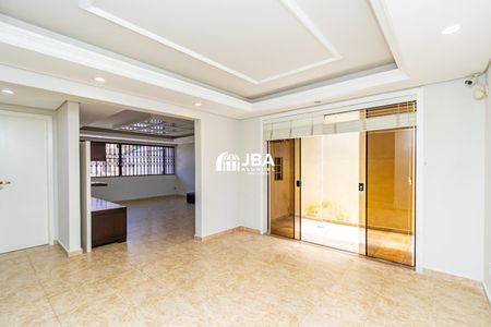 6_photo/94dce515f5.1c5ee5b12bdcf8f7-ATLAS-1a6533e1-e9a3-4485-8e3c-6b4921960db9.jpg de casa para alugar com 5 quartos, 271m² em Jardim das Américas, Curitiba