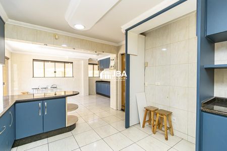 7_photo/94dce515f5.1c5ee5b12bdcf8f7-ATLAS-1c32716c-6457-4877-9561-37bdfd1e24f4.jpg de casa para alugar com 5 quartos, 271m² em Jardim das Américas, Curitiba