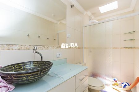 8_photo/94dce515f5.1c5ee5b12bdcf8f7-ATLAS-1ea9664e-467e-4c34-bb42-be47e3b2c61c.jpg de casa para alugar com 5 quartos, 271m² em Jardim das Américas, Curitiba