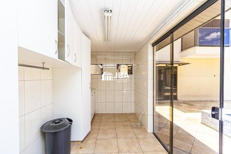 44_photo/94dce515f5.1c5ee5b12bdcf8f7-ATLAS-55562c72-a74d-44b7-9c15-ef5e513e266d.jpg de casa para alugar com 5 quartos, 271m² em Jardim das Américas, Curitiba