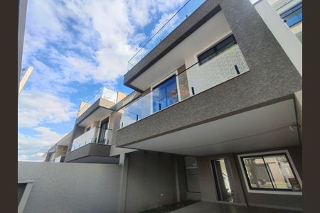 4_photo/94dce515fb.589b6d9b0b411b9f-ATLAS-a0177920-ad16-4fdb-9c7b-7de2c8486bbd.jpg de casa à venda com 4 quartos, 216m² em Jardim das Américas, Curitiba