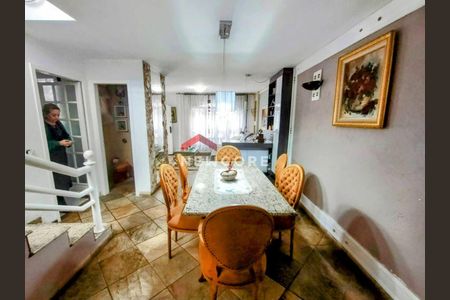 10_photo/94dce51629.958ab4e2955fd321-ATLAS-2b3143b7-e192-4669-bffa-5e51df0bf501.jpg de casa à venda com 3 quartos, 177m² em Jardim das Américas, Curitiba