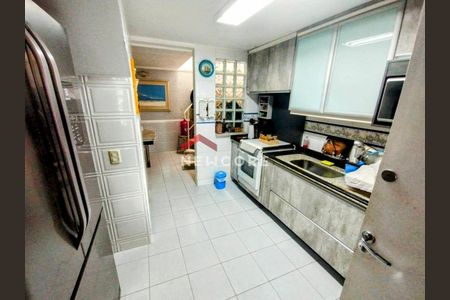 6_photo/94dce51629.958ab4e2955fd321-ATLAS-711f53ff-b2bb-4619-8796-6b811aaa9e10.jpg de casa à venda com 3 quartos, 177m² em Jardim das Américas, Curitiba