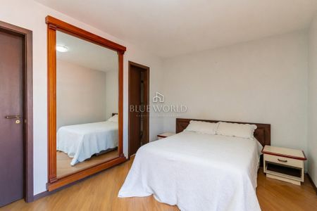 5_photo/94dce5171f.ceff8192393c33de-ATLAS-754b1757-5417-49c9-ba6f-48fdbbd67fdc.jpg de casa à venda com 3 quartos, 912m² em Jardim das Américas, Curitiba