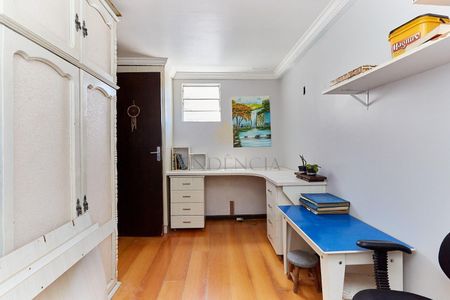 5_photo/94dce51c23.d7ac12836e0fb324-ATLAS-b3401b4a-76cd-4745-b2f3-0da1d7369d0f.jpg de casa à venda com 4 quartos, 182m² em Jardim das Américas, Curitiba