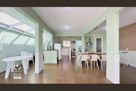 6_photo/94dce51df9.a6766e4246ca3e93-ATLAS-8b49f146-123c-4a63-9336-e1cf2f40f487.jpg de casa à venda com 4 quartos, 265m² em Guabirotuba, Curitiba