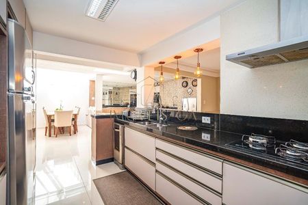 11_photo/94dce51f35.c696d6dfecea6f1c-ATLAS-bf3c85c1-dfcd-4d64-897a-de508dca6882.jpg de casa à venda com 4 quartos, 210m² em Jardim das Américas, Curitiba