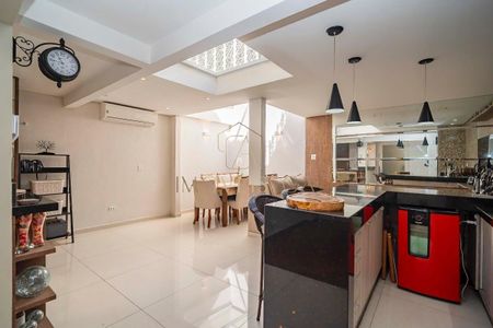 6_photo/94dce51f35.c696d6dfecea6f1c-ATLAS-cd1e6eff-98c2-4e05-8790-ea1d33978f51.jpg de casa à venda com 4 quartos, 210m² em Jardim das Américas, Curitiba