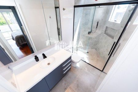 5_photo/94dce51fb3.04a823dc9d4d949a-ATLAS-2b4d56e6-65a8-4db3-83a4-bec4caeb590f.jpg de casa à venda com 4 quartos, 227m² em Guabirotuba, Curitiba