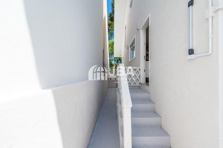 32_photo/94dce51fb3.04a823dc9d4d949a-ATLAS-7c4aa967-3b90-45e2-b4cf-6cf356bf774d.jpg de casa à venda com 4 quartos, 227m² em Guabirotuba, Curitiba