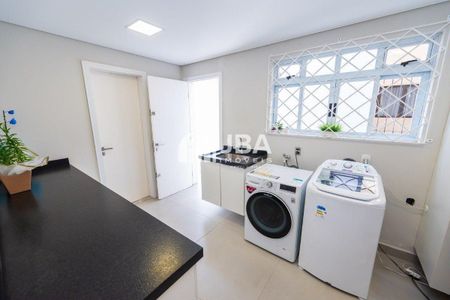 29_photo/94dce51fb3.04a823dc9d4d949a-ATLAS-c7797c9d-51eb-4ca6-b99e-5294704906a6.jpg de casa à venda com 4 quartos, 227m² em Guabirotuba, Curitiba