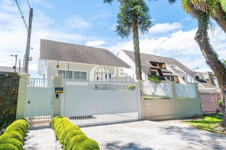 11_photo/94dce51fb3.04a823dc9d4d949a-ATLAS-e7595cd1-d582-46cc-ac88-7a06c8570eb9.jpg de casa à venda com 4 quartos, 227m² em Guabirotuba, Curitiba