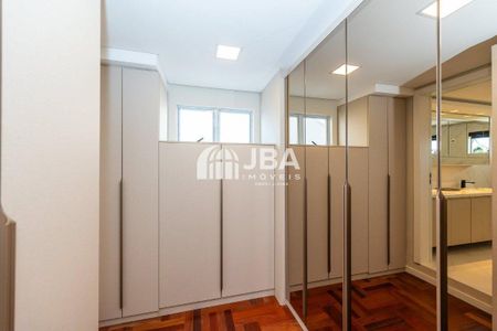 42_photo/94dce51fb3.04a823dc9d4d949a-ATLAS-f9e0e18a-cdfd-485b-b035-3c9250dab648.jpg de casa à venda com 4 quartos, 227m² em Guabirotuba, Curitiba