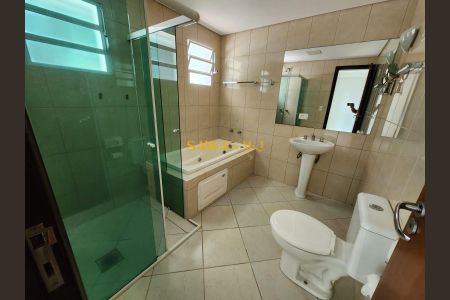 17_photo/94dce5205d.b293cafc7581cb16-ATLAS-ca25c87d-a607-4c71-99da-34740f84ef3f.jpg de casa à venda com 4 quartos, m² em Guabirotuba, Curitiba