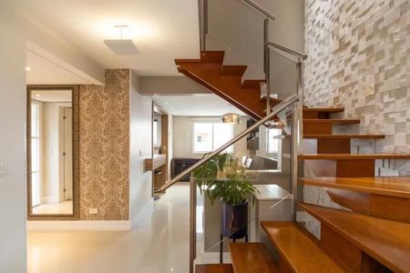 12_photo/94dce5211d.bd2dffe6b68feeb7-ATLAS-05d77fee-3202-47c8-8729-cc06882cda2b.jpg de casa à venda com 4 quartos, 178m² em Guabirotuba, Curitiba