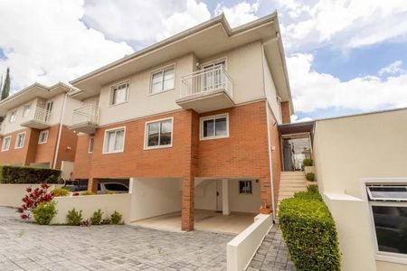 34_photo/94dce5211d.bd2dffe6b68feeb7-ATLAS-1651795e-4b7d-4534-94fc-d6d4376502c7.jpg de casa à venda com 4 quartos, 178m² em Guabirotuba, Curitiba