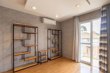 22_photo/94dce5211d.bd2dffe6b68feeb7-ATLAS-2013d28d-14e5-44c1-bc81-b7c56f331b0e.jpg de casa à venda com 4 quartos, 178m² em Guabirotuba, Curitiba