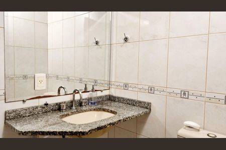 4_photo/94dce52139.fbcd7a2e7ac63d93-ATLAS-0ef11538-b3b7-4272-8521-b1be2ae47a4d.jpg de casa à venda com 3 quartos, 271m² em Guabirotuba, Curitiba