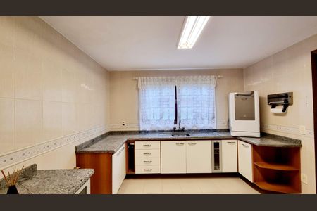 12_photo/94dce52139.fbcd7a2e7ac63d93-ATLAS-108cb4d3-6313-4bb6-aebf-99545fe8985c.jpg de casa à venda com 3 quartos, 271m² em Guabirotuba, Curitiba