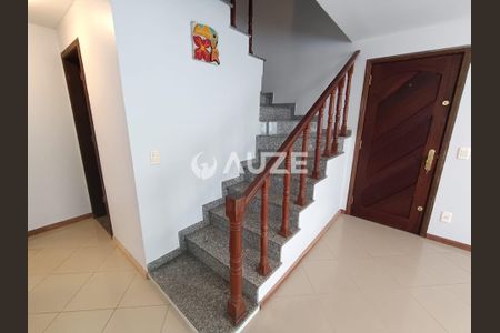 8_photo/94dce52139.fbcd7a2e7ac63d93-ATLAS-556d8526-911d-422f-848a-c46ee7af8eaa.jpg de casa à venda com 3 quartos, 271m² em Guabirotuba, Curitiba