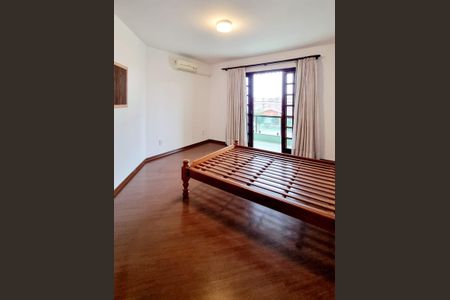 3_photo/94dce52139.fbcd7a2e7ac63d93-ATLAS-56d4a105-f3a2-48ab-9a31-9c7c19c3f94f.jpg de casa à venda com 3 quartos, 271m² em Guabirotuba, Curitiba