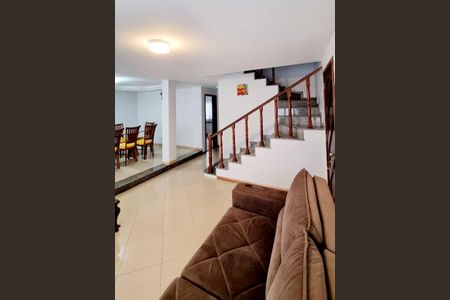 11_photo/94dce52139.fbcd7a2e7ac63d93-ATLAS-6860ab5c-6cdb-49c5-8fb1-636a918cdb25.jpg de casa à venda com 3 quartos, 271m² em Guabirotuba, Curitiba