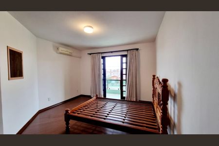 2_photo/94dce52139.fbcd7a2e7ac63d93-ATLAS-9913917a-9cd8-48e7-812d-60a8bd89fd36.jpg de casa à venda com 3 quartos, 271m² em Guabirotuba, Curitiba