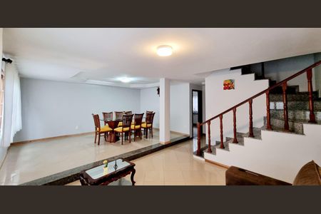 12_photo/94dce52139.fbcd7a2e7ac63d93-ATLAS-9dd4c085-7ecf-48e6-966d-bcfab4c2632f.jpg de casa à venda com 3 quartos, 271m² em Guabirotuba, Curitiba