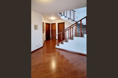 7_photo/94dce52139.fbcd7a2e7ac63d93-ATLAS-afdec757-9c11-4ea9-a3ad-fa9ce5224195.jpg de casa à venda com 3 quartos, 271m² em Guabirotuba, Curitiba