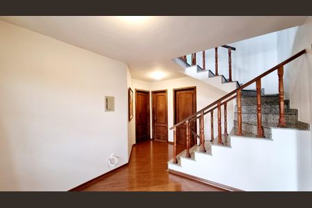 10_photo/94dce52139.fbcd7a2e7ac63d93-ATLAS-bdd7e42f-bc8a-41bf-8b5d-77012a7cfaa3.jpg de casa à venda com 3 quartos, 271m² em Guabirotuba, Curitiba