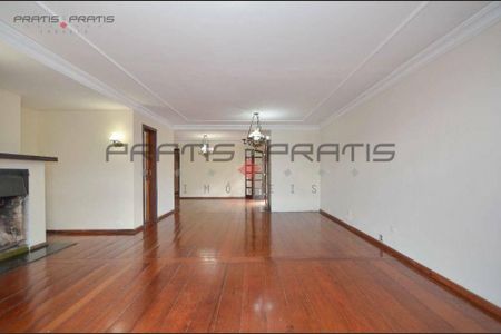 6_photo/94dce52187.61bfc18f4f00076e-ATLAS-6acca4bd-6fa9-4dbf-87e5-01e01fea9ff1.jpg de casa à venda com 4 quartos, 280m² em Guabirotuba, Curitiba