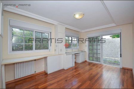 33_photo/94dce52187.61bfc18f4f00076e-ATLAS-77bd228b-2f2d-4ed0-b8dd-e6424e91426b.jpg de casa à venda com 4 quartos, 280m² em Guabirotuba, Curitiba