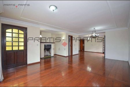 4_photo/94dce52187.61bfc18f4f00076e-ATLAS-af4d3a23-fd35-4b41-86aa-2cf46189748e.jpg de casa à venda com 4 quartos, 280m² em Guabirotuba, Curitiba