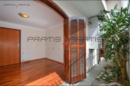 26_photo/94dce52187.61bfc18f4f00076e-ATLAS-d1ccef3e-3eb5-4a75-a9b4-38811e99defb.jpg de casa à venda com 4 quartos, 280m² em Guabirotuba, Curitiba