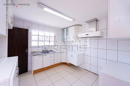 5_photo/94dce52187.61bfc18f4f00076e-ATLAS-dc058797-2cd7-4fed-a3bd-dd5d26f12649.jpg de casa à venda com 4 quartos, 280m² em Guabirotuba, Curitiba