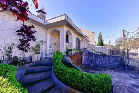 5_photo/94dce52187.61bfc18f4f00076e-ATLAS-ee6a5bfd-7e8f-4c62-90f2-d9c793366e26.jpg de casa à venda com 4 quartos, 280m² em Guabirotuba, Curitiba